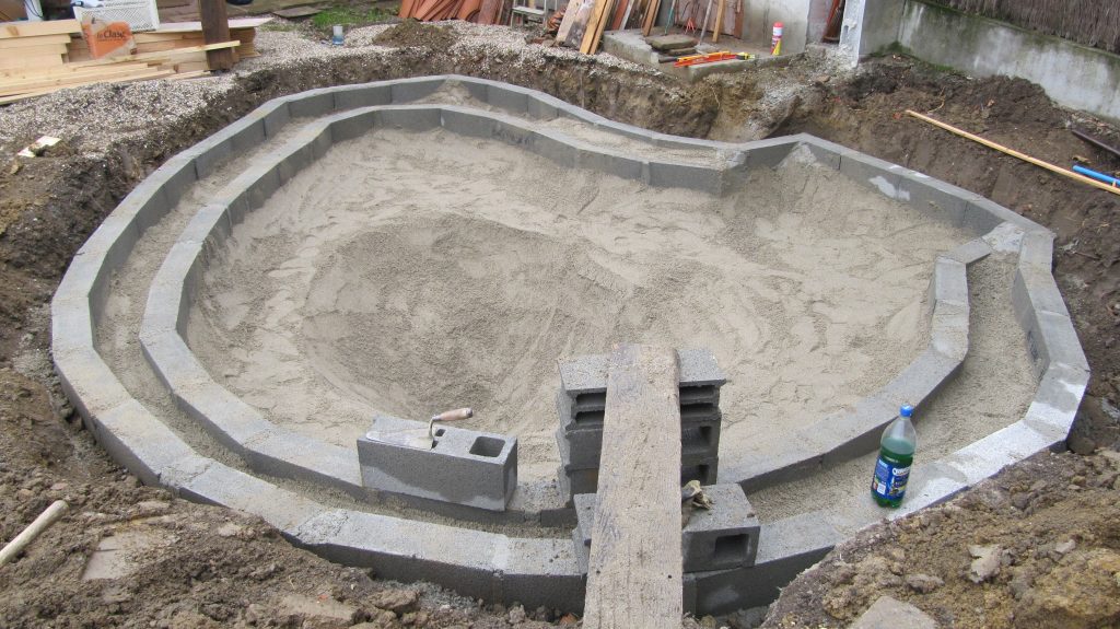 Fondation pour un bassin de jardin