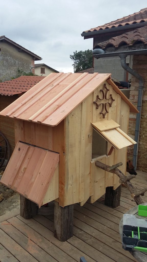 Réalisation de poulailler en bois